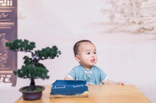 吐鲁番宝宝吐黄水是怎么回事 吐鲁番宝宝吐黄水是怎么回事